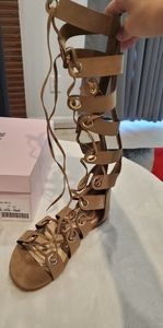 JustFab Gladiator Sandals Size 6.5 Taupe